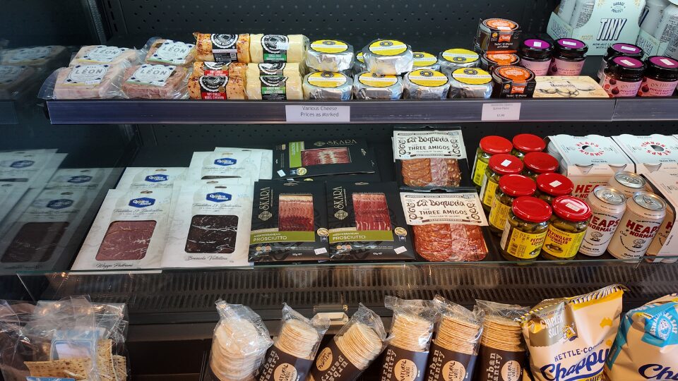 Harold's Food and Liquor